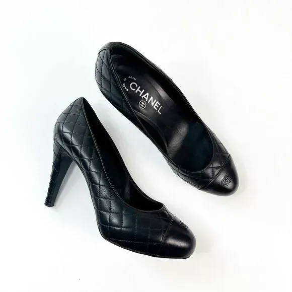 CHANEL Quilted Platform Black Pumps Size 38.5 US 8 CC Logo Heel Cap Toe - Picture 12 of 12
